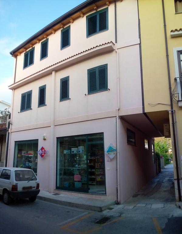 Appartamenti Vacanze Mareemare Capo dʼOrlando Dış mekan fotoğraf